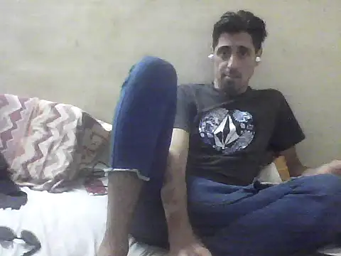 Snapshot of fleky chatting on April 12, 11:10 pm fleky online show from April 12, 11:10 pm