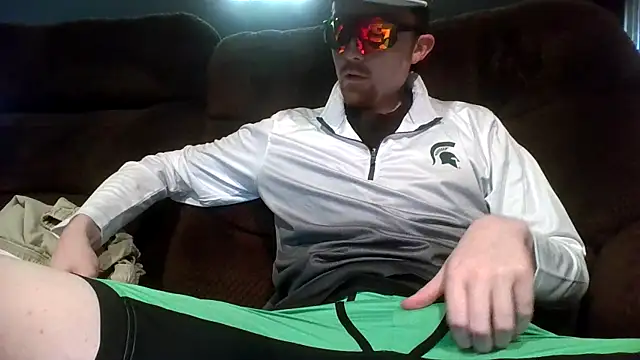 GayMITwink online show from April 15, 7:10 pm