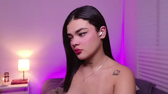 Snapshot of DulceDuarte chatting on February 18, 10:17 pm DulceDuarte online show from February 18, 10:17 pm