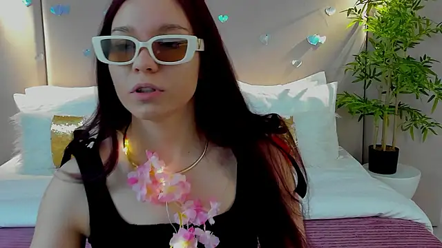 Snapshot of NoraHaynes chatting on February 13, 3:13 am NoraHaynes online show from February 13, 3:13 am