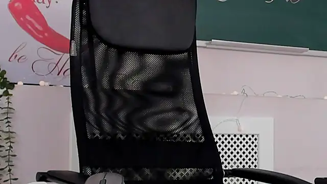Snapshot of NoraHaynes chatting on April 11, 8:18 am NoraHaynes online show from April 11, 8:18 am
