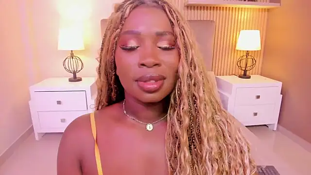 SerenaWinslow online show from April 17, 12:19 pm