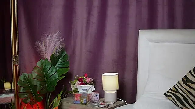 EmmaDallas online show from May 26, 8:05 pm