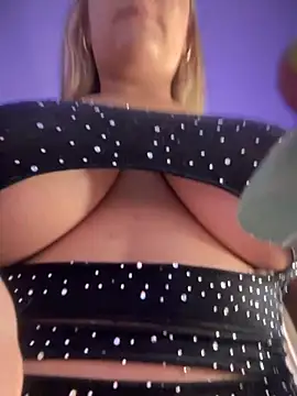 Snapshot of ChannelConnor_ chatting on September 19, 2:18 pm ChannelConnor  online show from September 19, 2:18 pm