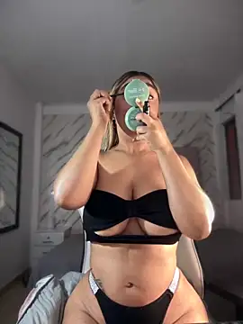 Snapshot of ChannelConnor_ chatting on September 26, 11:03 am ChannelConnor  online show from September 26, 11:03 am