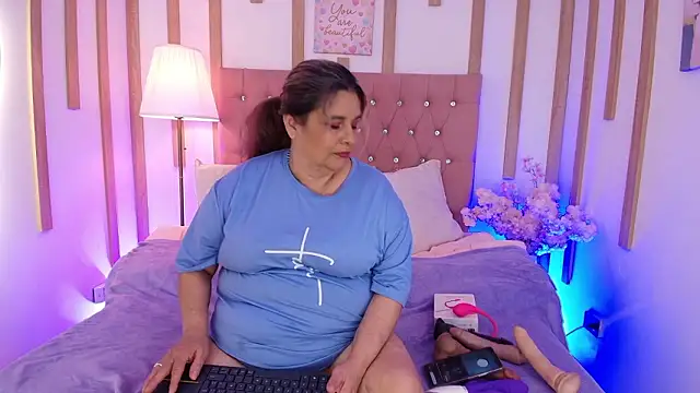 bonny wild online show from March 19, 8:35 pm