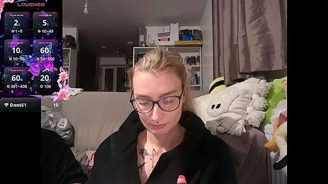 harleyblair online show from April 30, 10:14 pm