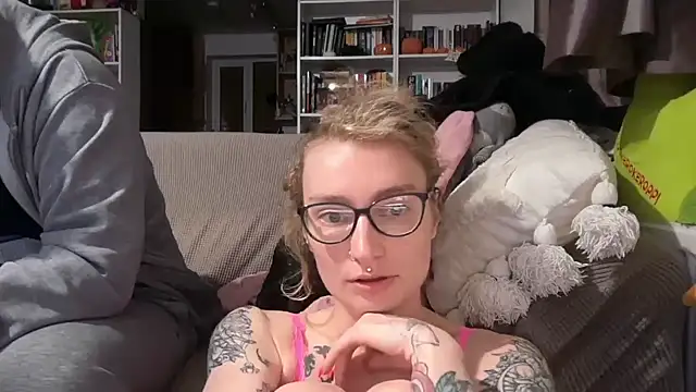harleyblair online show from May 6, 10:04 pm