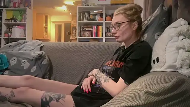 harleyblair online show from May 12, 10:07 pm