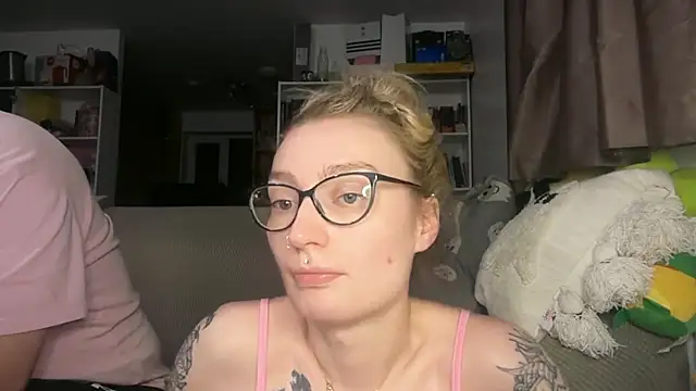 harleyblair online show from May 19, 10:05 pm