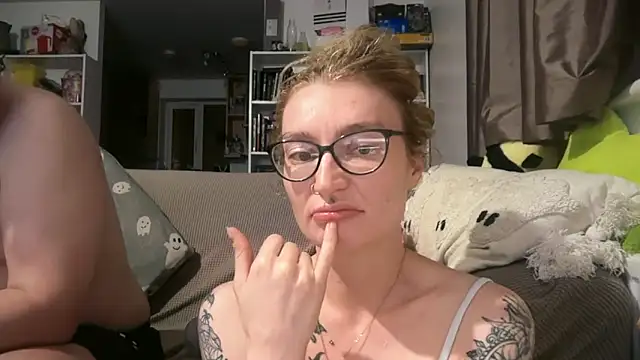 harleyblair online show from June 17, 10:10 pm