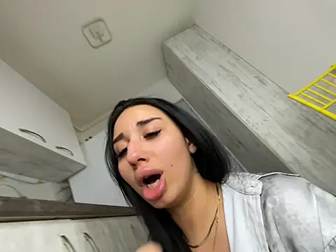 Snapshot of BlueEyes_BB chatting on February 13, 10:06 pm BlueEyes BB online show from February 13, 10:06 pm