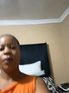Snapshot of THICKBUNNYCHICKxxx chatting on April 15, 7:58 pm THICKBUNNYCHICKxxx online show from April 15, 7:58 pm