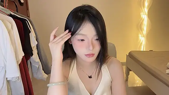 Robin-o3 online show from October 31, 3:46 pm