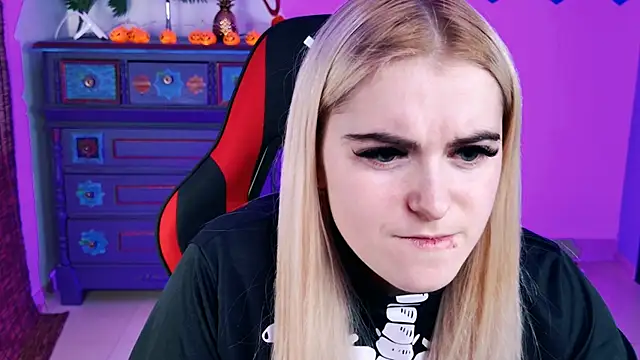 Stef Nicks online show from October 30, 9:11 am