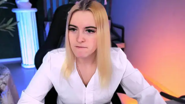 Stef Nicks online show from March 31, 9:10 am