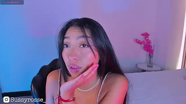 Snapshot of Sussyrosse_ chatting on October 5, 2:10 am Sussyrosse  online show from October 5, 2:10 am