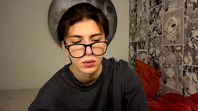 Snapshot of Oliver_Starboy chatting on October 18, 7:31 am Oliver Starboy online show from October 18, 7:31 am