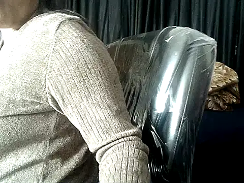 Snapshot of Anaconda-Mall chatting on December 4, 7:00 pm Anaconda-Mall online show from December 4, 7:00 pm