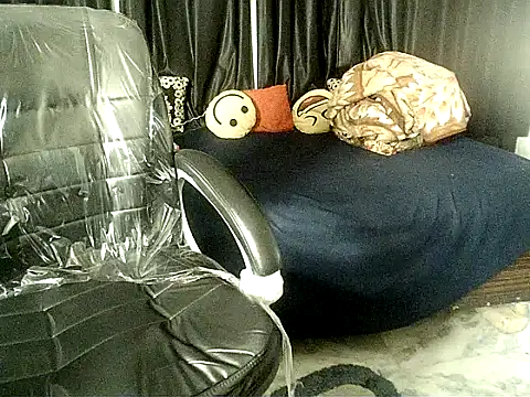 Snapshot of Anaconda-Mall chatting on December 14, 8:02 pm Anaconda-Mall online show from December 14, 8:02 pm