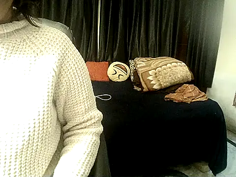 Snapshot of Anaconda-Mall chatting on December 17, 4:02 pm Anaconda-Mall online show from December 17, 4:02 pm