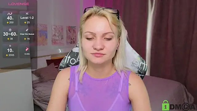 Snapshot of Cameronlovely_ chatting on September 18, 8:49 am Cameronlovely online show from September 18, 8:49 am