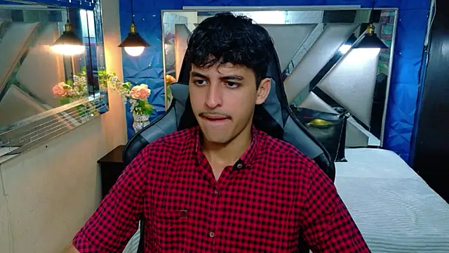 Snapshot of Alan_Del_Reyx chatting on February 8, 6:39 am Alan Del Reyx online show from February 8, 6:39 am