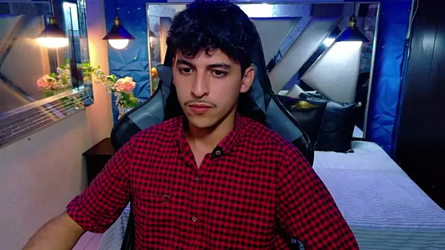 Snapshot of Alan_Del_Reyx chatting on February 8, 6:44 pm Alan Del Reyx online show from February 8, 6:44 pm