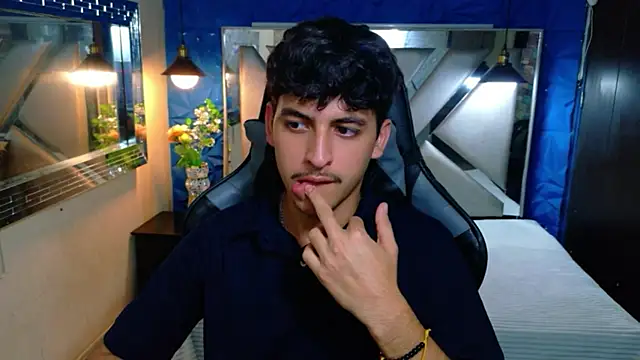 Snapshot of Alan_Del_Reyx chatting on February 19, 4:14 pm Alan Del Reyx online show from February 19, 4:14 pm