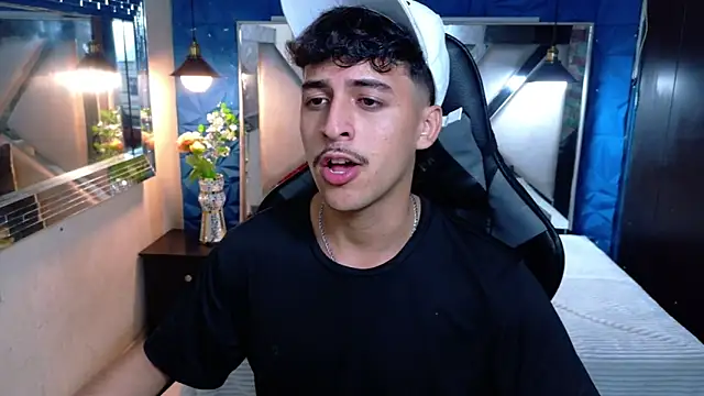 Snapshot of Alan_Del_Reyx chatting on February 24, 1:03 am Alan Del Reyx online show from February 24, 1:03 am