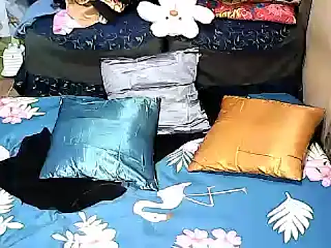 Snapshot of xxhottinybabe chatting on November 7, 4:12 am xxhottinybabe online show from November 7, 4:12 am