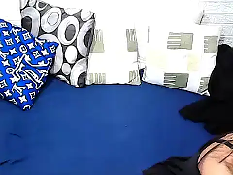 xxhottinybabe online show from February 28, 12:55 am