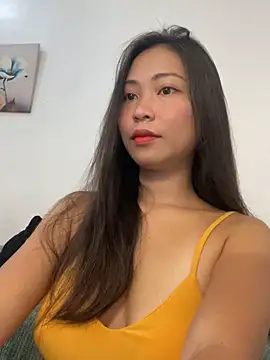 Snapshot of EmmaSean chatting on May 18, 2:18 am EmmaSean online show from May 18, 2:18 am
