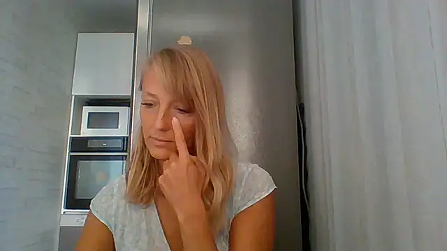 Snapshot of Vexxaa chatting on September 13, 1:11 pm Vexxaa online show from September 13, 1:11 pm