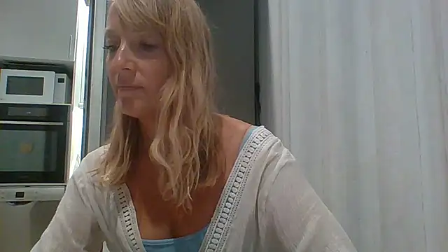 Snapshot of Vexxaa chatting on October 9, 6:28 pm Vexxaa online show from October 9, 6:28 pm