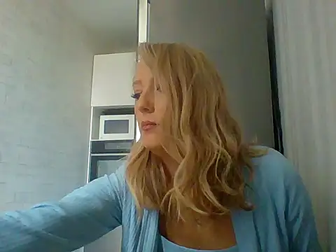 Snapshot of Vexxaa chatting on October 12, 9:30 am Vexxaa online show from October 12, 9:30 am