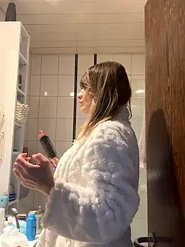 IsabellaEtha online show from January 9, 1:25 pm