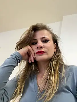 Snapshot of IsabellaEtha chatting on July 22, 9:01 am IsabellaEtha online show from July 22, 9:01 am