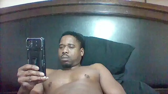 Snapshot of Dico420 chatting on February 4, 3:29 pm Dico420 online show from February 4, 3:29 pm
