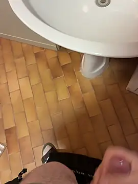 Snapshot of Cober03 chatting on February 19, 8:32 am Cober03 online show from February 19, 8:32 am