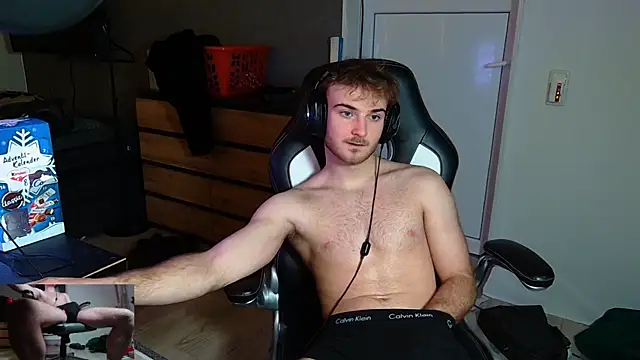 Snapshot of Rudi2007Eye chatting on December 13, 8:47 pm Rudi2007Eye online show from December 13, 8:47 pm