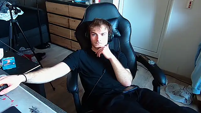 Snapshot of Rudi2007Eye chatting on February 26, 2:49 pm Rudi2007Eye online show from February 26, 2:49 pm