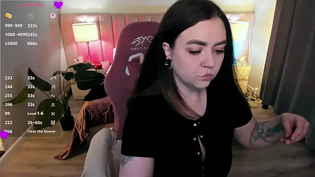 ashton heidii online show from April 17, 11:52 pm