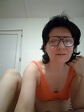 Vera Elle online show from March 1, 8:00 pm