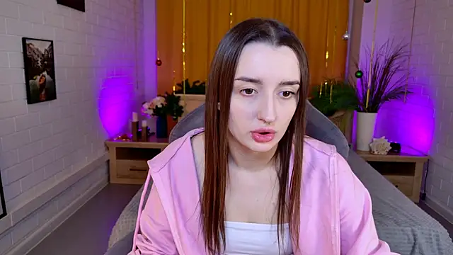 AliceLids online show from December 15, 1:15 pm