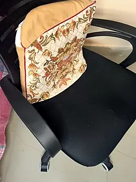 Snapshot of linishal chatting on October 13, 4:51 pm linishal online show from October 13, 4:51 pm