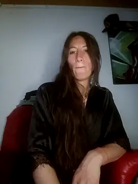 Snapshot of NathaSlave chatting on December 4, 8:45 am NathaSlave online show from December 4, 8:45 am