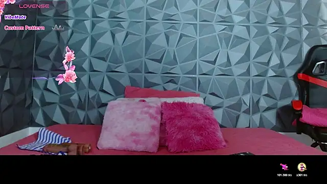 suzanhot 30 online show from March 27, 8:41 pm