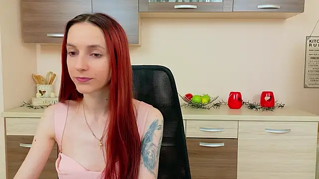 Julia Jae online show from February 13, 7:15 am