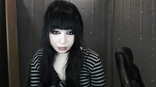 Snapshot of _LUCY_LAVE chatting on March 31, 11:27 pm LUCY LAVE online show from March 31, 11:27 pm